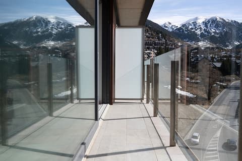 THE MIRROR & SPA by Elegant Residences, Terrace/patio