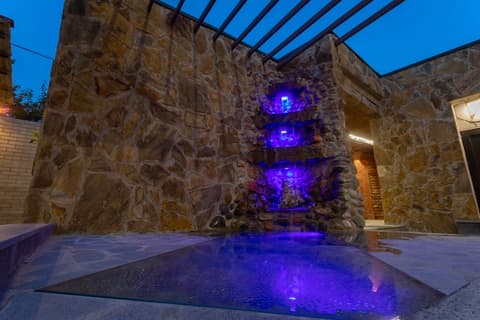 Hotel West Way, Exterior