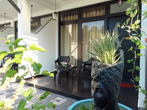 Airport Faith Hotel, Terrace/patio