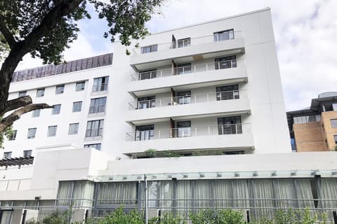 Neighbourgood Newlands, Front of property