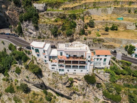 La Dimora del Maestro, Front of property