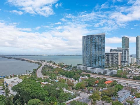 Roami at Mimosa Manor, Beach