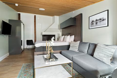 At Old Town Aparthotel, Room