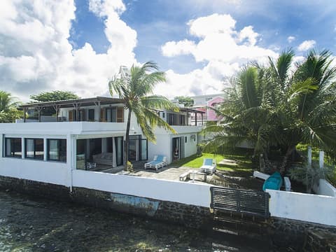 Auberge SeaFever, Exterior