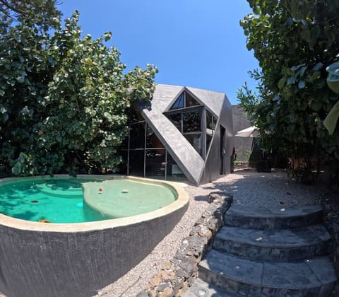 Bosque Geométrico, Room