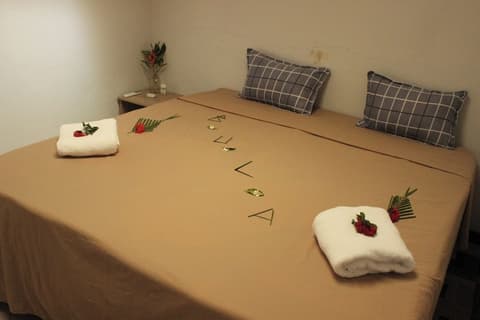 The Ideal Bed & Breakfast, Room