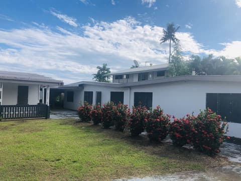 The Ideal Bed & Breakfast, Exterior