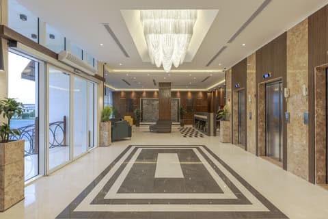 The Seasons Hotels, Reception