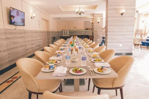 Jewel Green Mountain Hotel, Dining