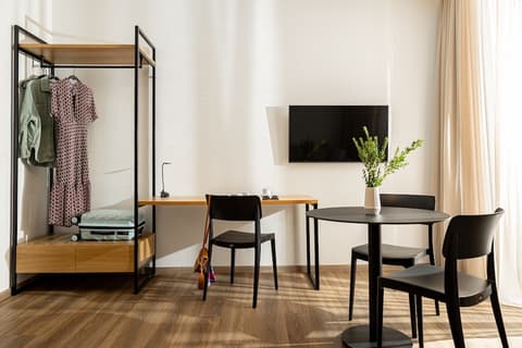 Pnoe Urban Living, Room