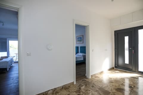 Rooms Stella Maris, Interior entrance