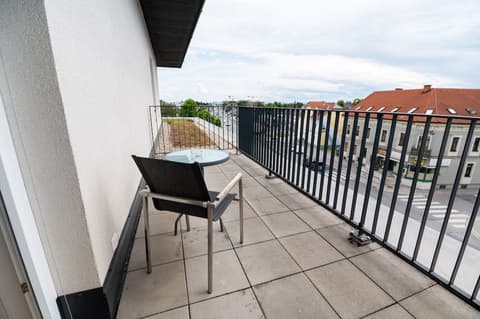 sHome Self-Check-in Hotel Graz, Terrace/patio