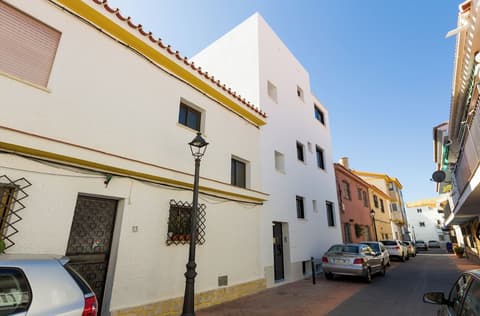 Seafront Calabeach, Front of property