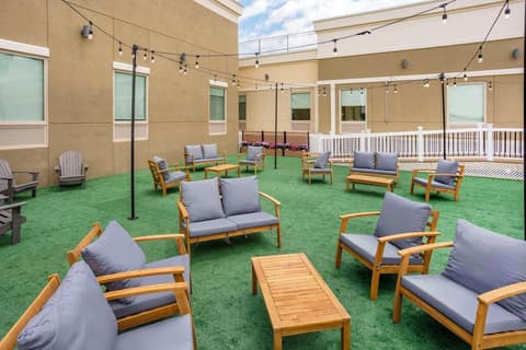 Comfort Inn & Suites Newark Liberty International Airport, Property amenity