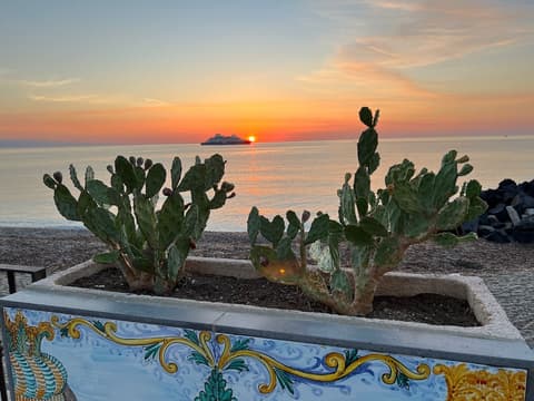 I mori dell'Etna, Exterior