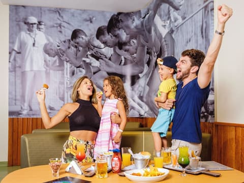 The Signature Level at Grand Palladium Imbassaí Resort & Spa, Restaurant