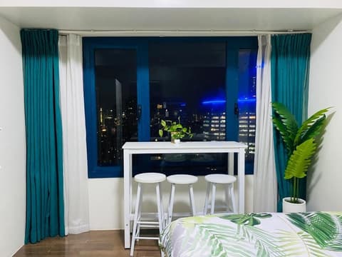 SMDC Air Residences Makati, Room