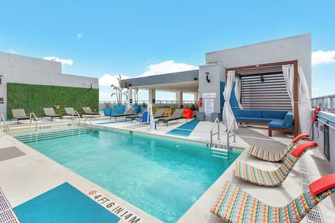 Aloft Fort Lauderdale Airport & Cruise Port, Pool