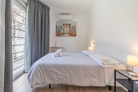 AYZ Joaquín Pol - Auto check-in property, Room