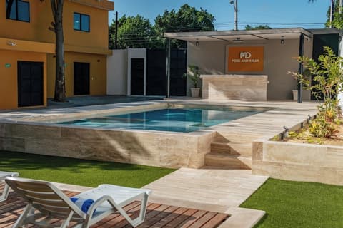 Hotel MID Project, Pool