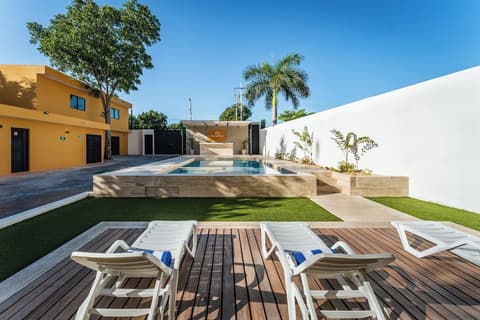 Hotel MID Project, Pool