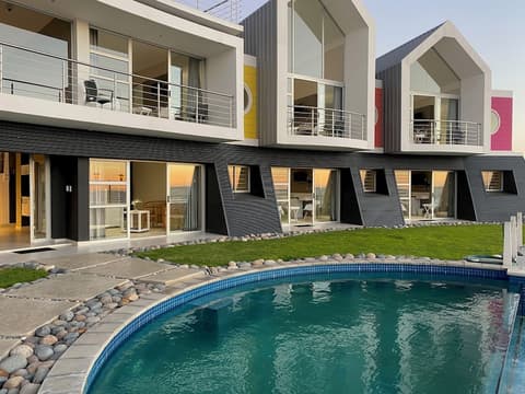 At the Sea Guesthouse, Exterior