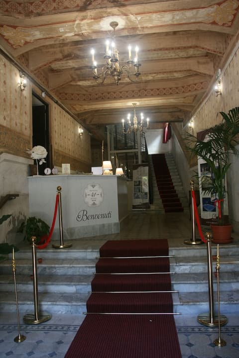 messina 41 hotel, Reception