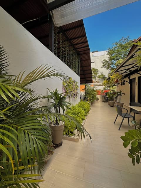 HOTEL  BALI AT POBLADO, Restaurant