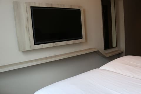 Aqueen Prestige Hotel Lavender, Room