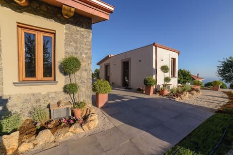 Antichi Orti Del Sole, Exterior