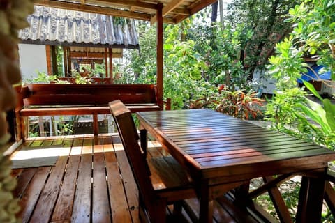 Ziggy Stardust, Terrace/patio