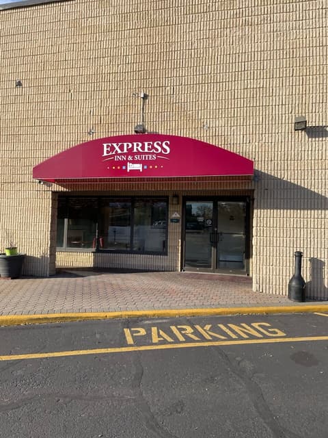 Express Inn -Rahway, Front of property