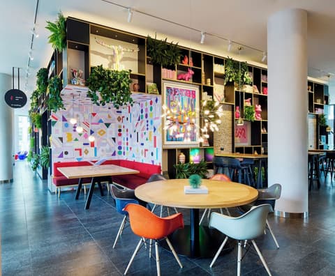 citizenM Boston Back Bay, Lobby