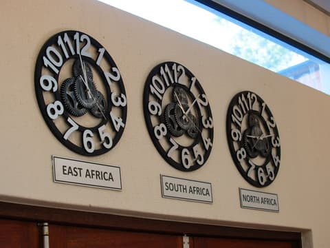 Tembo Guest Lodge, Reception