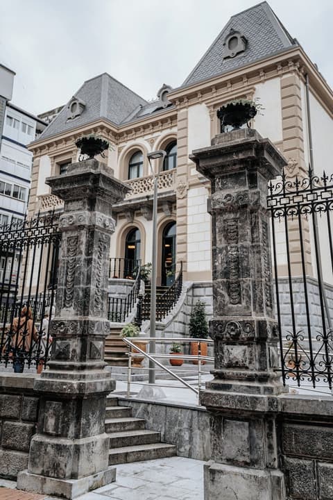 Hotel Luruna Palacio Larrinaga, Front of property