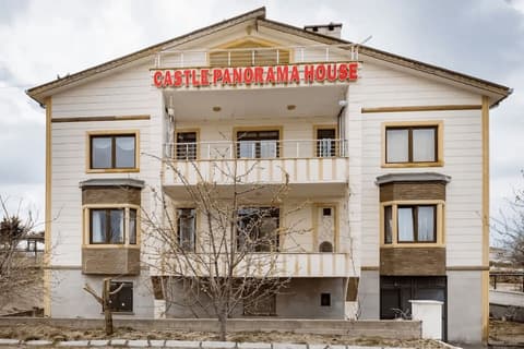 Castle Panorama House, Room