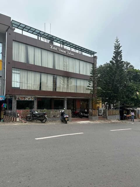 Hotel Dream Palace, Front of property