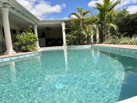 Beautiful And Comfortable Home and studios, Room