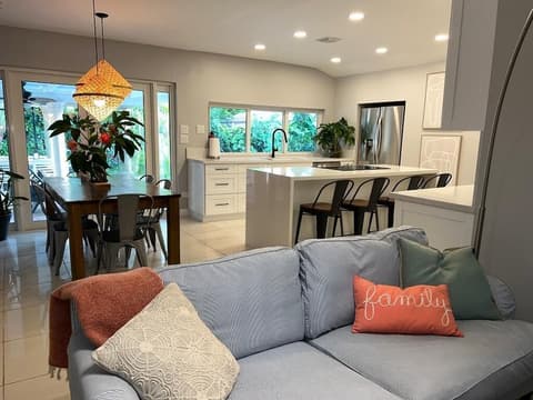 Beautiful And Comfortable Home and studios, Room