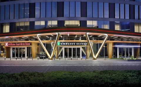 Hilton Garden Inn Dubai Business Bay, Property entrance