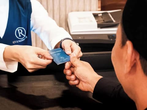 ALRITZ ALMADINAH HOTEL, Reception