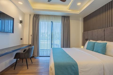 Whaleshark Beach, Room