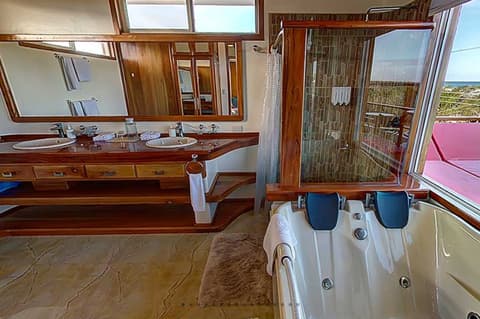 Blue Heron Galápagos Villa, 