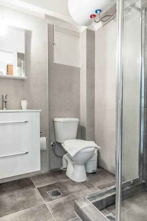 Ermou Suites by Livin Urbban, 