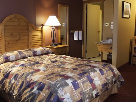 ASPEN INN & SUITES, 