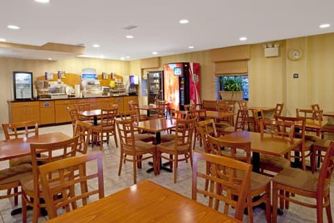 Holiday Inn Express Brooklyn, 