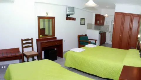 Amoudi Hotel Studios & Apartments, 