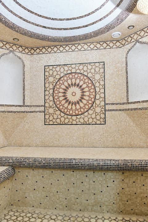 Central Palace Halal Hotel, 