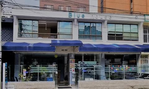 Blue House Corferias, 