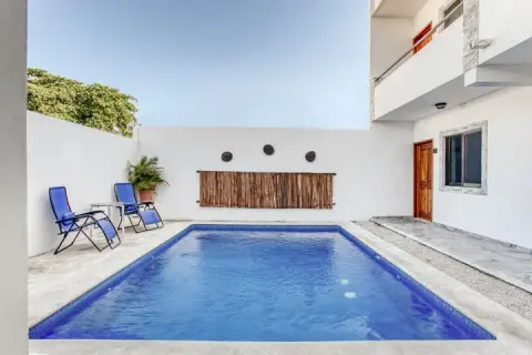 Capital O Hotel Yukon, 